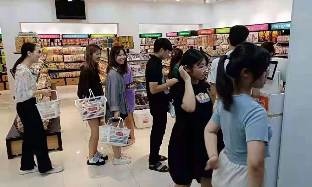 明年，零食店市場(chǎng)還好做嗎？零食站點(diǎn)來(lái)解答(圖2)